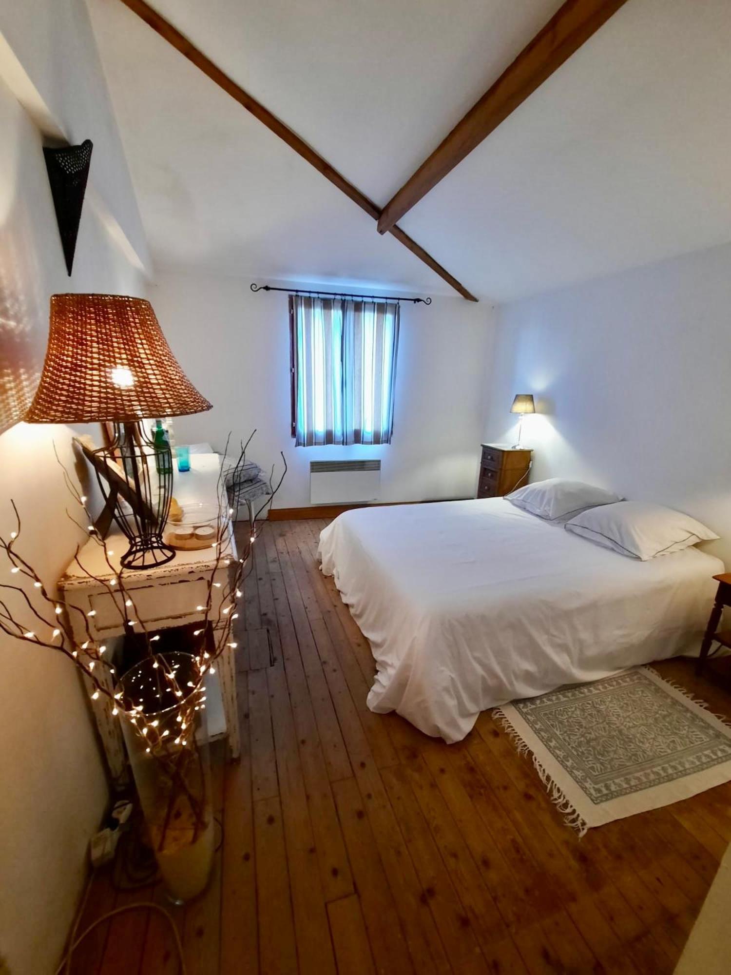Pierres Et Jardins Bed & Breakfast Санлис Екстериор снимка